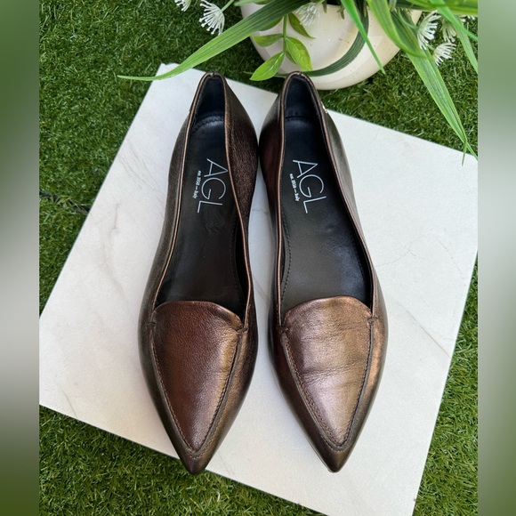 Agl Attilio Giusti Leombruni Vania
Pointed Toe Flat In Smoke size 37 US 7 - Picture 7 of 16